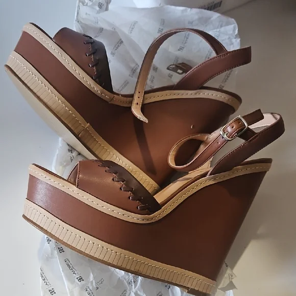 ANDREA FENZI Tan Leather Wedge Sandals - Picture 7 of 9